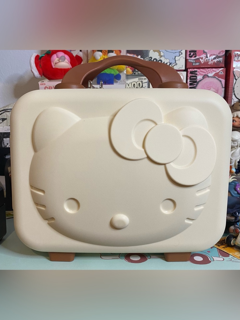 Cream Hello Kitty Carry Case with Brown Handle